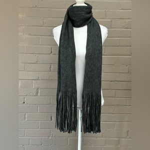 Lucky Brand gray knit scarf  unisex